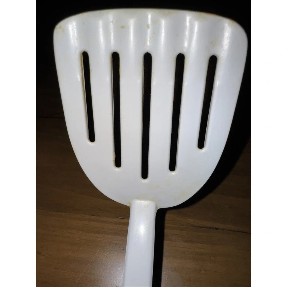 Vintage Melamine Slotted Spatula White 5 Slot Smooth Handle 12